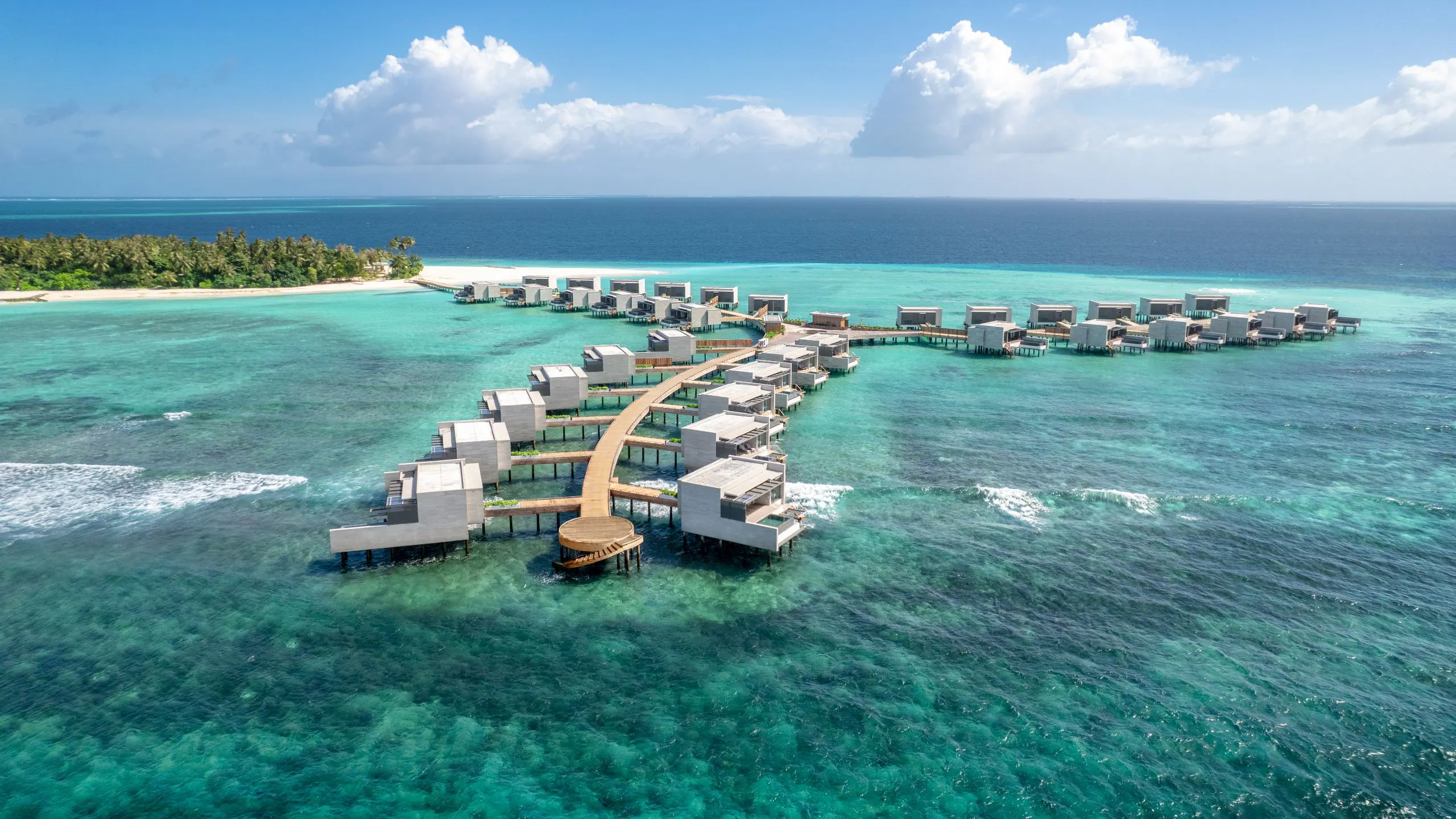 Alila Kothaifaru Maldives - Raa Atoll / Maldives (4K)